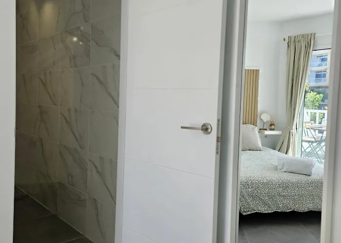 Modern - Roof Terrace - Close To ארונה