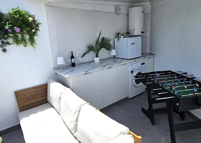 דירה Modern - Roof Terrace - Close To