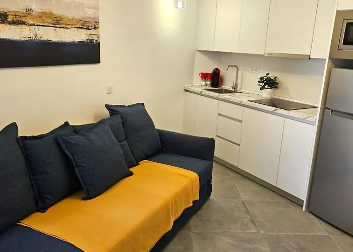 Modern - Roof Terrace - Close To * ארונה