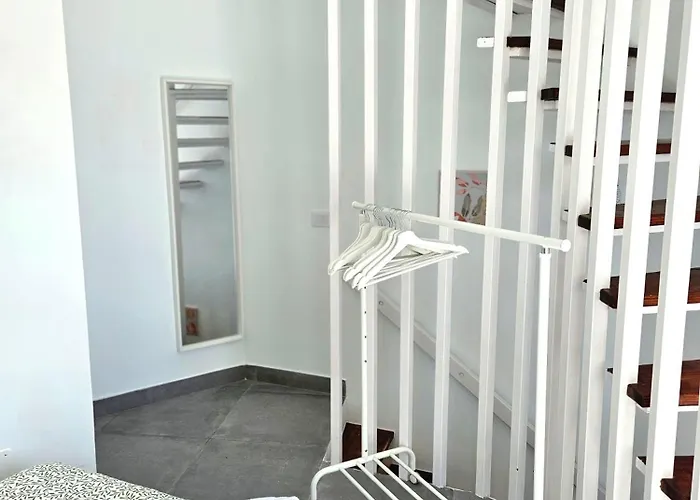 Modern - Roof Terrace - Close To דירה ארונה