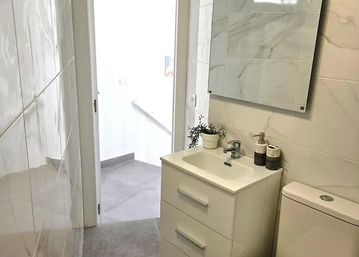 Modern - Roof Terrace - Close To