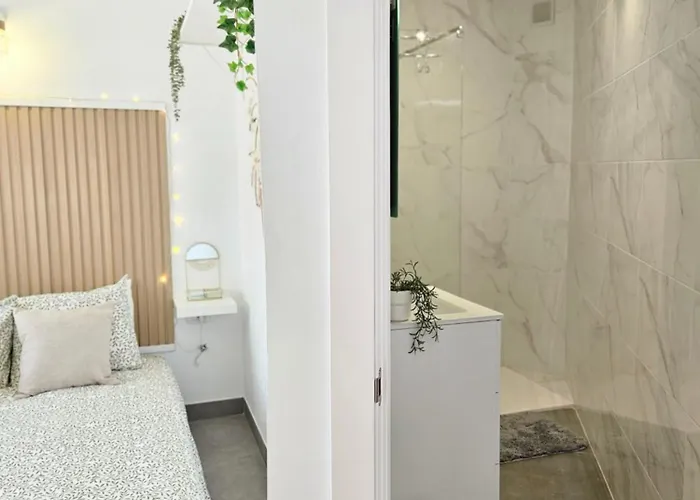 Modern - Roof Terrace - Close To *