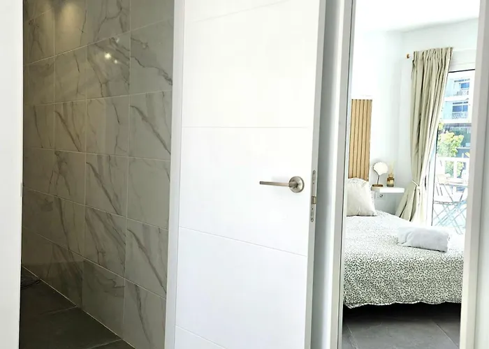 Modern - Roof Terrace - Close To *