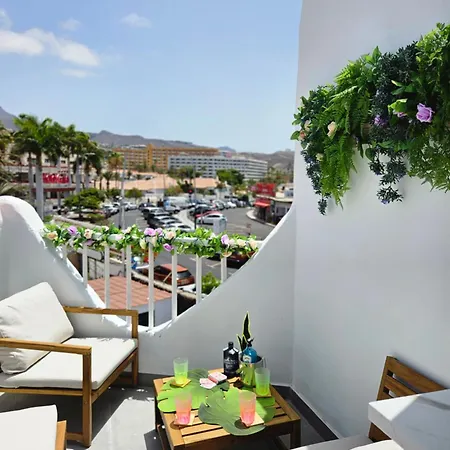 Apartment Modern - Roof Terrace - Close To *