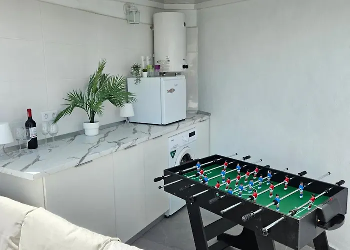 Apartmán Modern - Roof Terrace - Close To