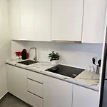 Modern - Roof Terrace - Close To Apartment *